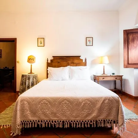 Bed & Breakfast Casa Da Roseira 2*